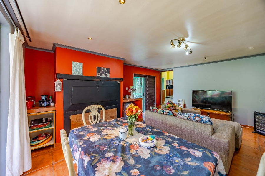 4 Bedroom Property for Sale in Oakdale Western Cape